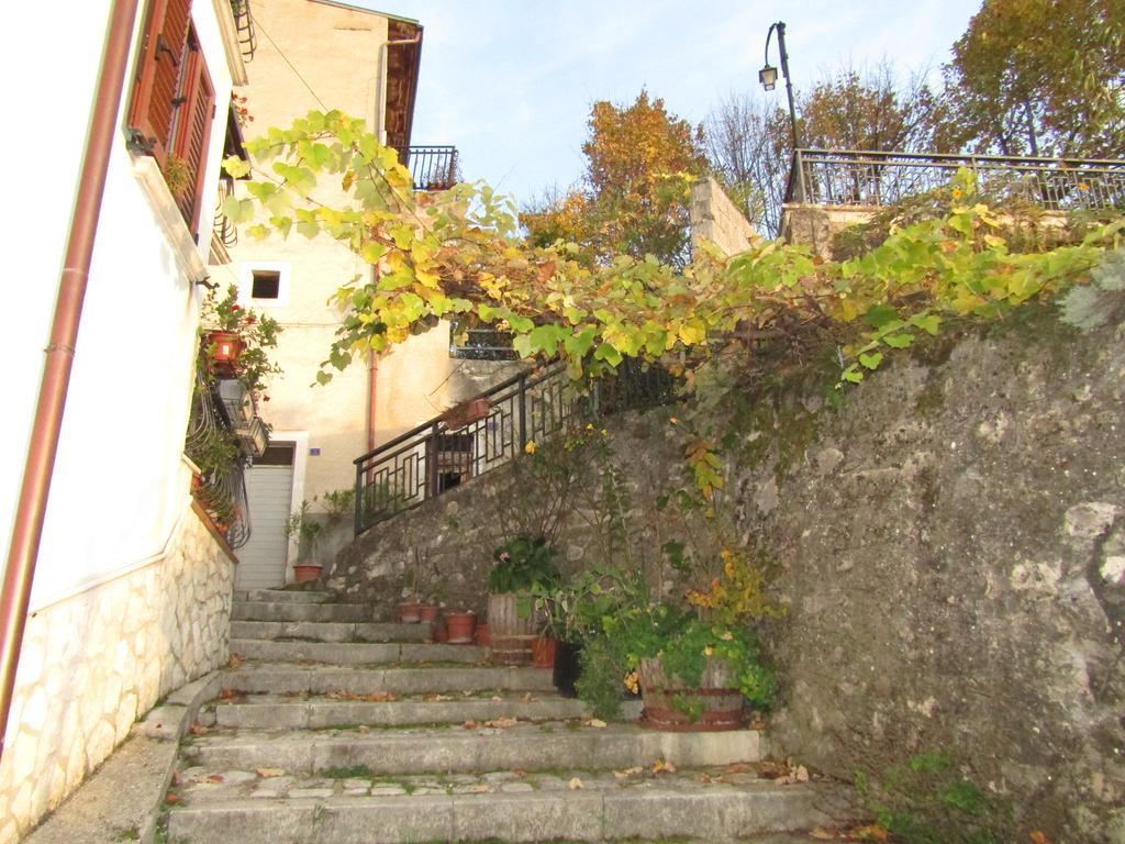 Medieval Village Of Pacentro Exterior photo