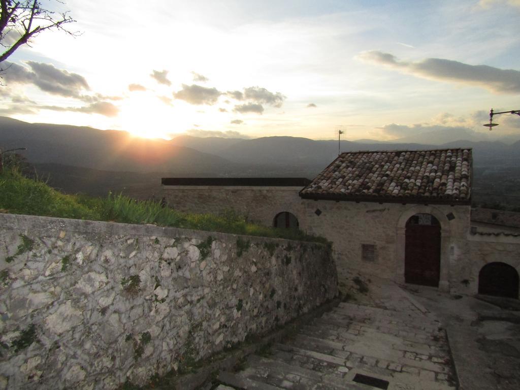 Medieval Village Of Pacentro Exterior photo