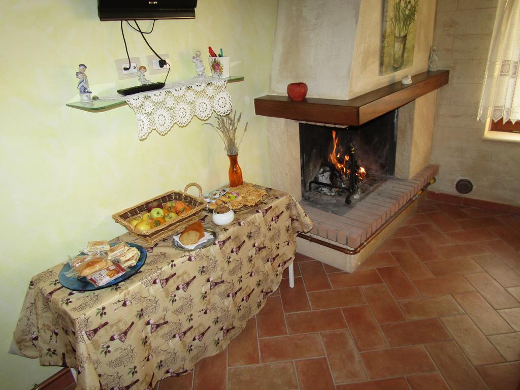 Medieval Village Of Pacentro Room photo